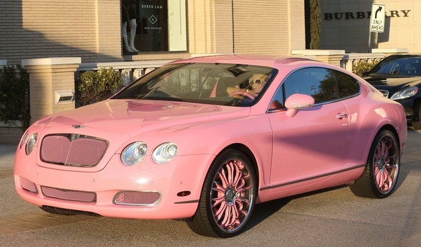 Carro Bentley rosa de Paris Hilton
